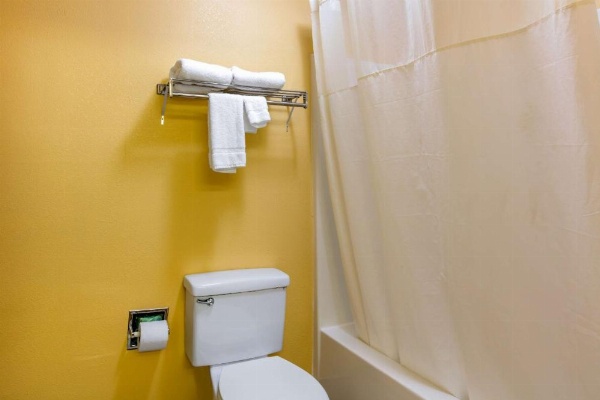 Quality Inn & Suites Montgomery East Carmichael Rd image 21