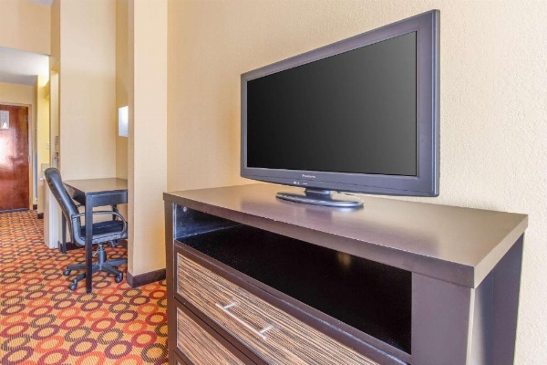 Quality Inn & Suites Montgomery East Carmichael Rd image 6